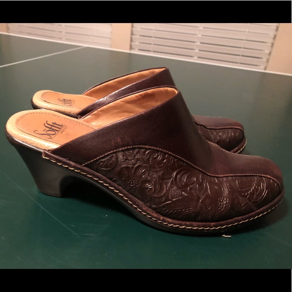 Sofft clogs in brown